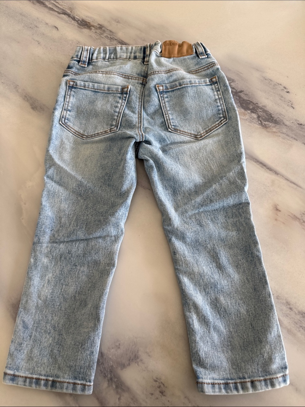 Light Wash Men’s Straight Leg Jeans